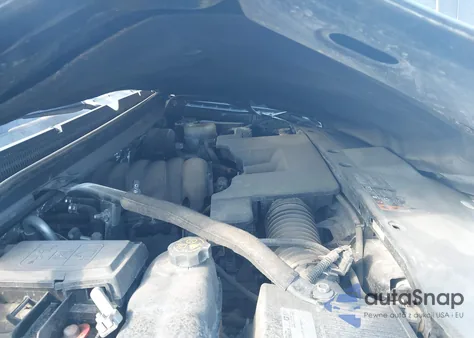 2018 Chevrolet Tahoe Premier z USA, uszkodzony, nr VIN 1GNSCCKC4JR338045